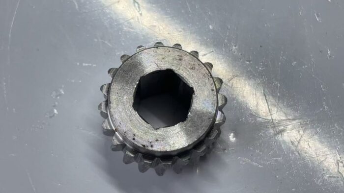 John Deere Worm Gear TCU40491 - Image 2