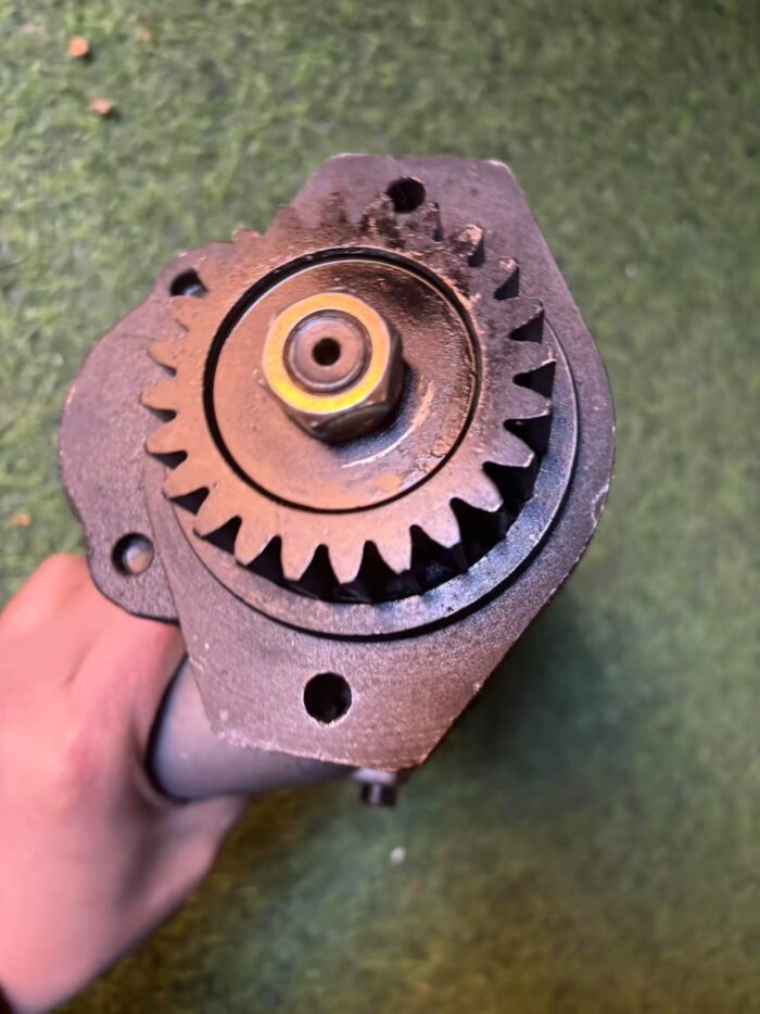 John Deere Hydraulic Pump RE197623,RE223233 - Image 2