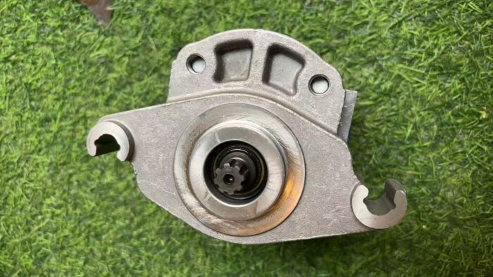 John Deere Hydraulic Motor TCA22474 - Image 2