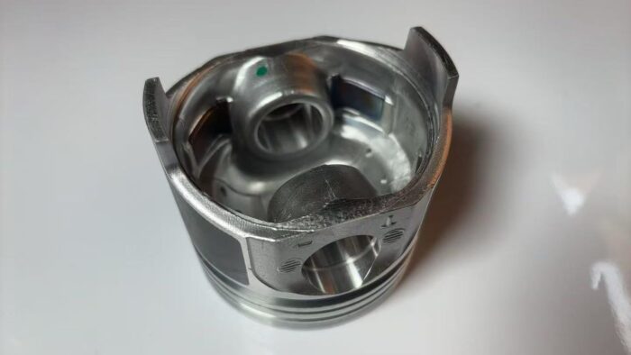 Kubota D1105T Piston - Image 5