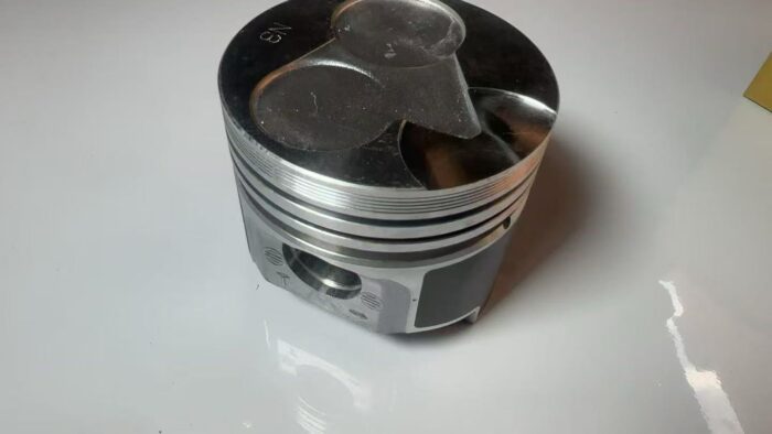 Kubota D1105T Piston - Image 3