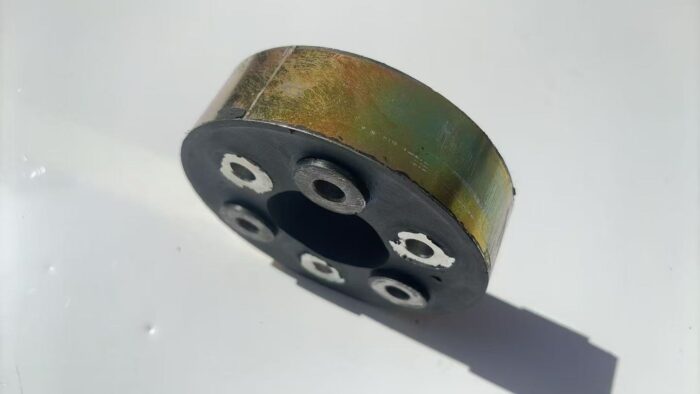 John Deere Isolator TCA23770 - Image 2