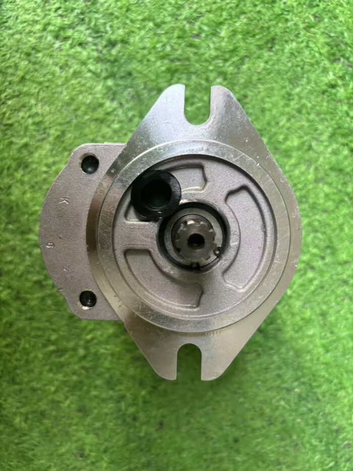 Toro hyd Gear Pump ASM 114-9956 - Image 2