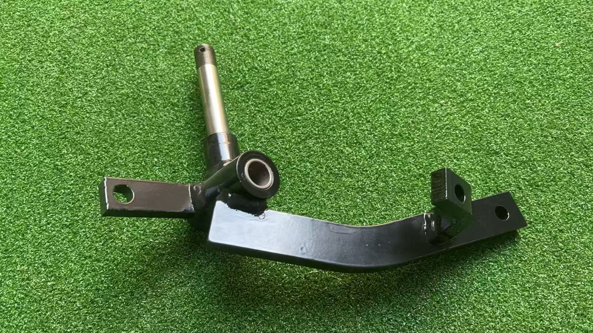 Club Car DS Golf Cart Spindle Assembly, Passenger Side (1981-2003) 1010347