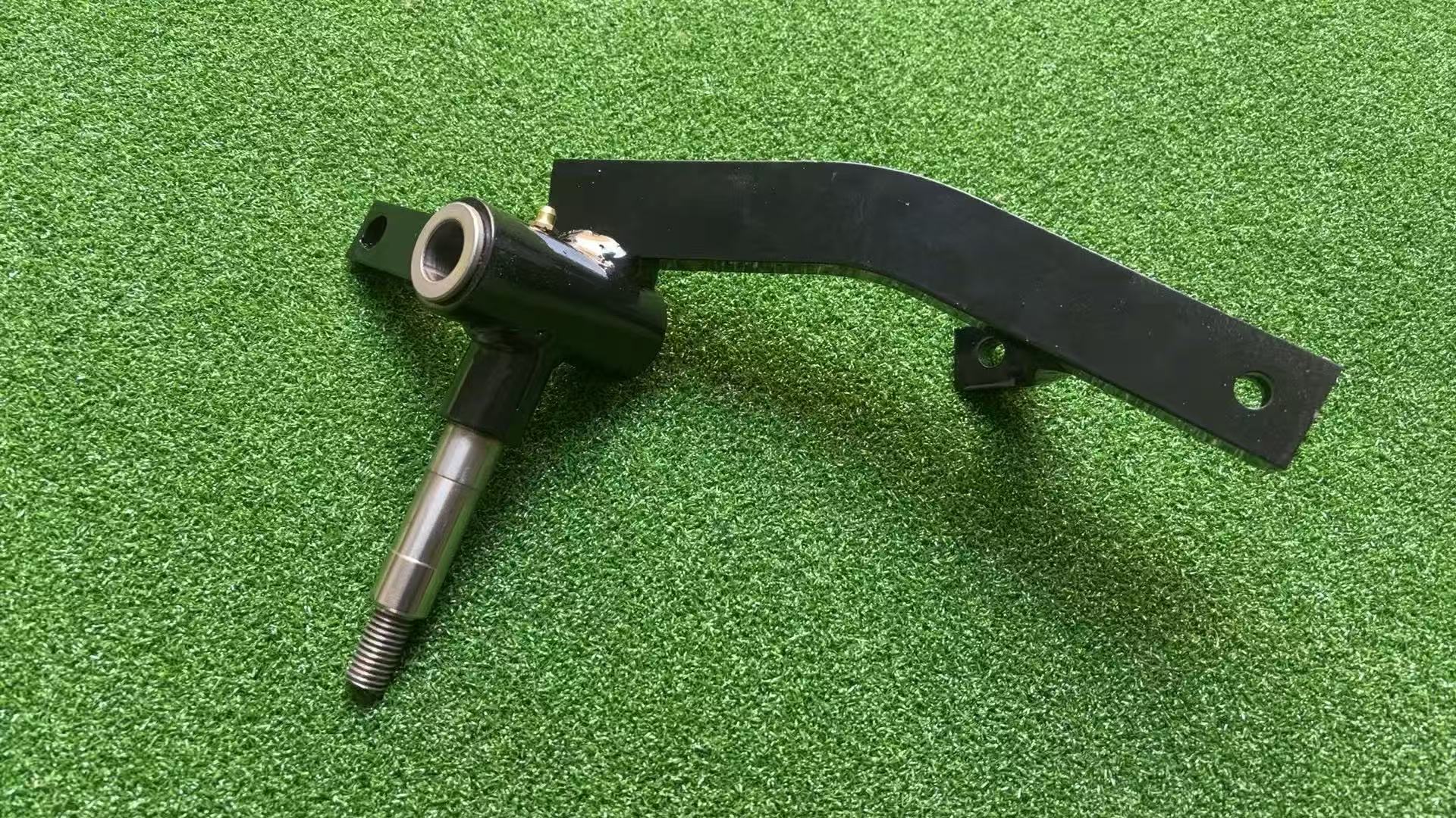 Club Car DS Assembly, Spindle, Passenger-Side 102354101 - Image 2