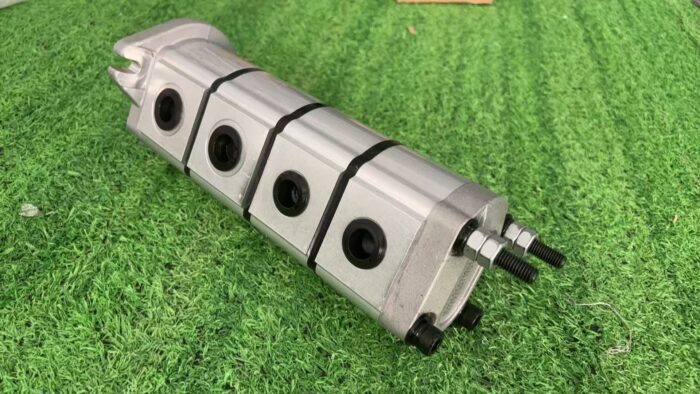Toro Gear Pump Assembly 107-4547 - Image 3