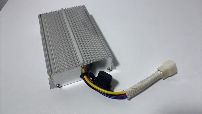 EZGO LXI DC to DC Converter 3702100-JSA2C481-0000 - Image 4