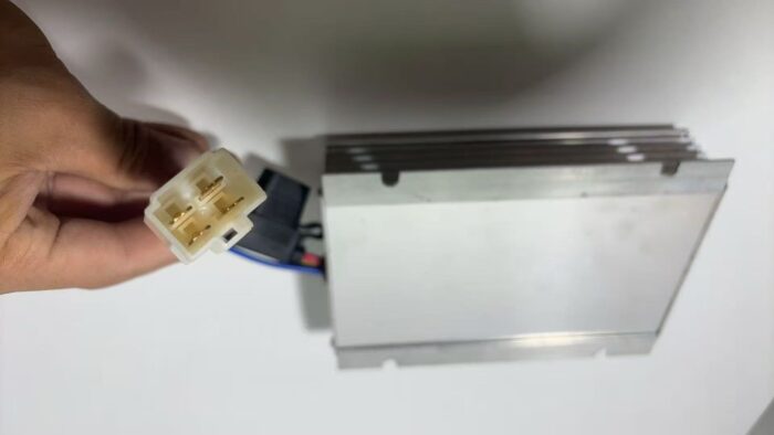 EZGO LXI DC to DC Converter 3702100-JSA2C481-0000 - Image 2