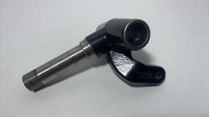 EZGO TXT Driver side spindle 70673-G02 - Image 2