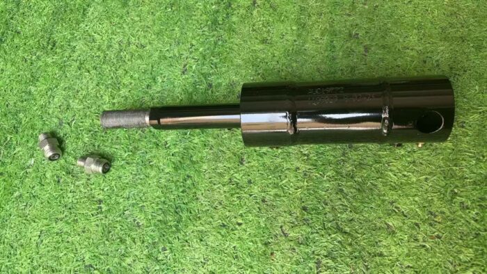 John Deere Lift Arm Hydraulic Cylinder AUC19772 - Image 3