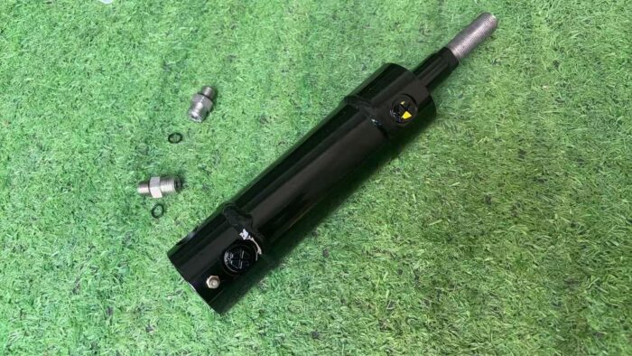 John Deere Lift Arm Hydraulic Cylinder AUC19776 - Image 4